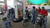 Petrol Price Today: क्रूड ऑयल में ग‍िरावट लेक‍िन तेल कंपन‍ियों ने नहीं दी राहत! जान‍िए पेट्रोल का नया रेट