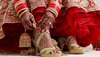 Wedding News: सैंडल लेकर नहीं आया दूल्हा तो दुल्हन ने ससुराल जाने से किया मना, भरी पंचायत में जमकर हुआ तमाशा और