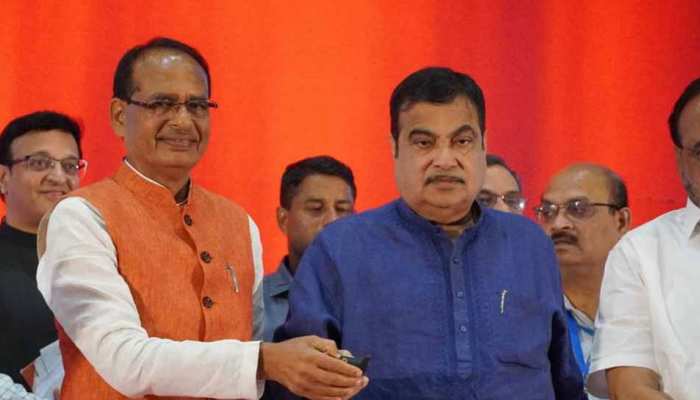 Nitin Gadkari: जब खुले मंच से नितिन गडकरी ने मांगी माफी, अधिकारियों को साथ ही दिया ये आदेश