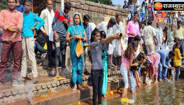 चंद्रभागा मेले का दूसरा दिन, कार्तिक पूर्णिमा पर श्रद्धालुओं ने नदी में लगाई डुबकी