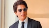 Shahrukh Khan को मुंबई एयरपोर्ट पर रोका गया, लाखों रुपए की क़ीमत की घड़ियों का है मामला