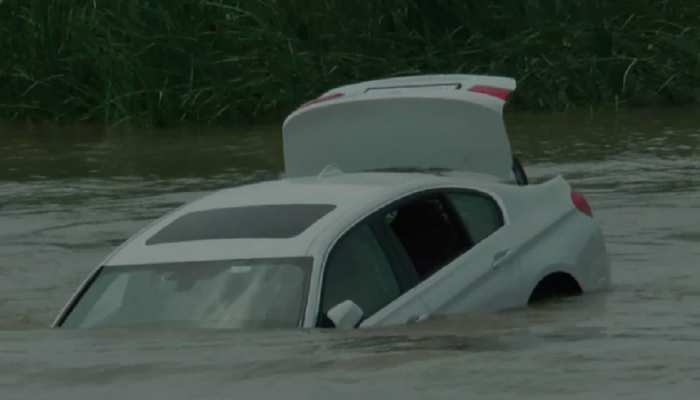 Madhubani Car fell into the river and three people including husband and wife died | मधुबनी में दर्दनाक हादसा, पति पत्नी समेत तीन की मौत, नदी में गिरी कार | Hindi News, दरभंगा Madhubani Car fell into the river and three people including husband and wife died | मधुबनी में दर्दनाक हादसा, पति पत्नी समेत तीन की मौत, नदी में गिरी कार | Hindi News, दरभंगा