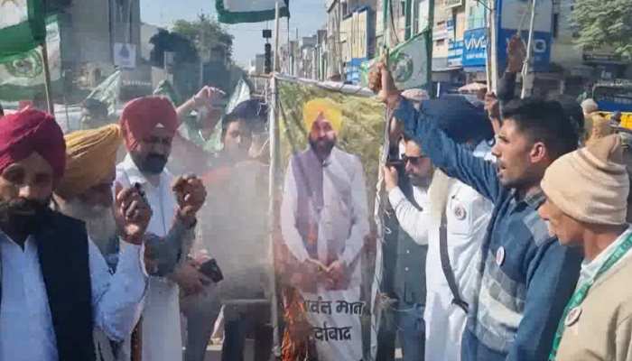 Punjab Farmer Protest: पंजाब में 4 दिन से सड़कों पर चल रहे किसानों को CM मान ने पत्र लिखकर बुलाया, दोपहर 12 बजे बैठक