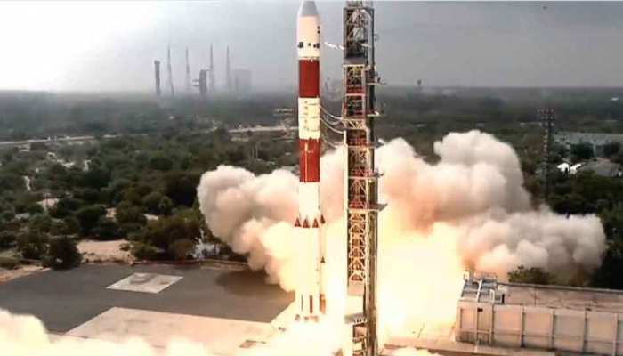 ISRO की एक और उपलब्धि,  ओशनसैट समेत 9 सैटेलाइट को एकसाथ किया लॉन्च 