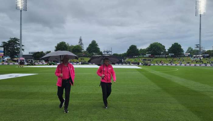 IND vs NZ 2nd ODI Live: हेमिल्टन में बारिश फिर शुरू, अब और कम हो जाएंगे ओवर