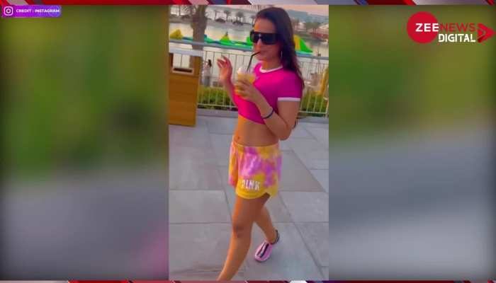Ameesha Patel: 46 की उम्र में भी अमीषा पटेल पर चढ़ा बोल्डनेस का खुमार, इंटरनेट पर लगी आग, फैंस हुए बेहाल