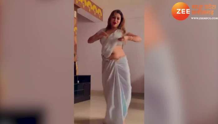 लोवेस्ट साड़ी पहन कमरे में इंडियन भाभी ने बनाया वीडियो, डांस देख लोगों के छूटे पसीने