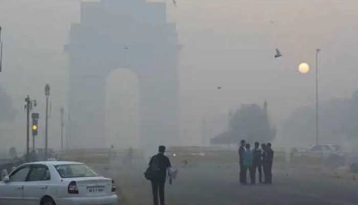 Delhi Weather AQI Pollution in Delhi air started increasing again AQI  reached above 300 | Delhi Weather AQI: फिर बढ़ना शुरू हुआ दिल्ली की हवा में  प्रदूषण, 300 के ऊपर पहुंचा AQI |