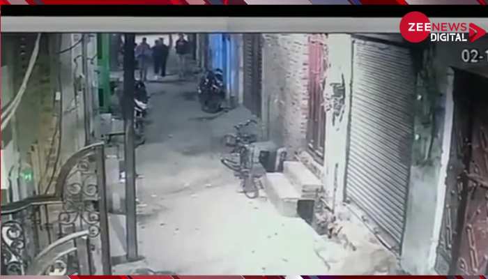 Viral Video: छींकते ही निकल गई 25 साल के युवक की जान, CCTV में कैद हुई लाइव मौत
