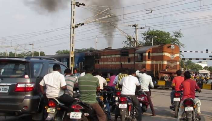 Indian Railways की सबको चेतावनी, बात नहीं मानी तो 6 महीने की होगी जेल!