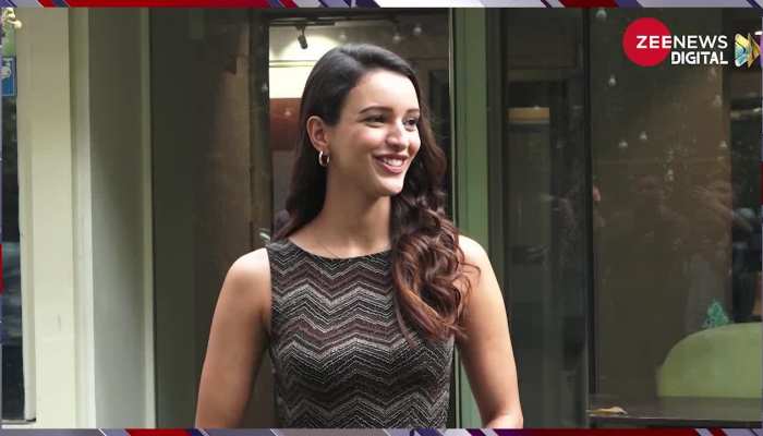 फिल्म प्रमोशन के दौरान बोल्डनेस का तड़का लगाने पहुंचीं Tripti Dimri, एक्ट्रेस की क्यूट स्माइल ने किया फैंस को घायल