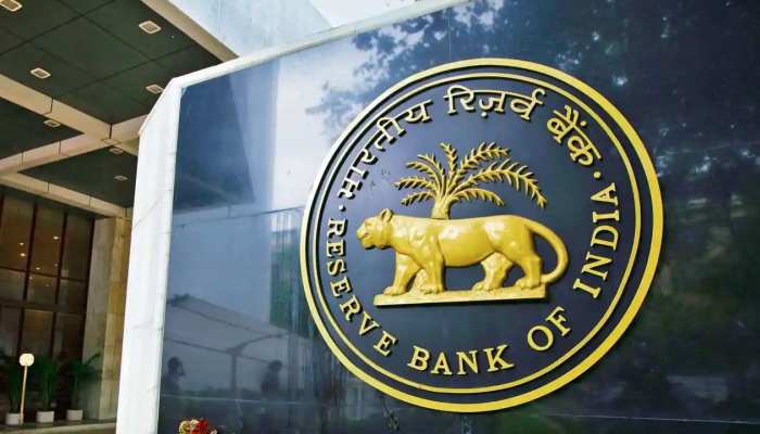 RBI MPC Meeting: फिर महंगी हुई आपके लोन की ईएमआई, RBI ने 5वीं बार बढ़ाया रेपो रेट