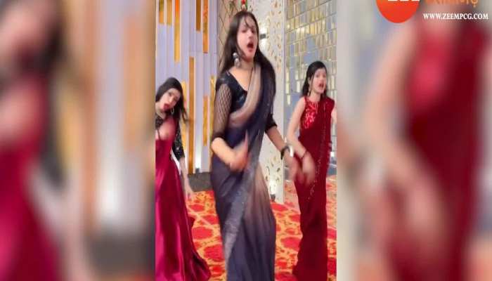 साड़ी में लड़कियों की पतली कमर पर मेल्ट हुई जनता, देख Internet का बढ़ा पारा!