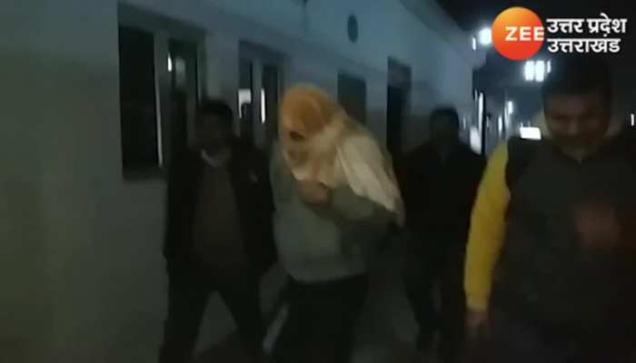 हल्द्वानी : नहीं देखा होगा रेलवे अफसर का रिश्वत लेने का ऐसा VIDEO