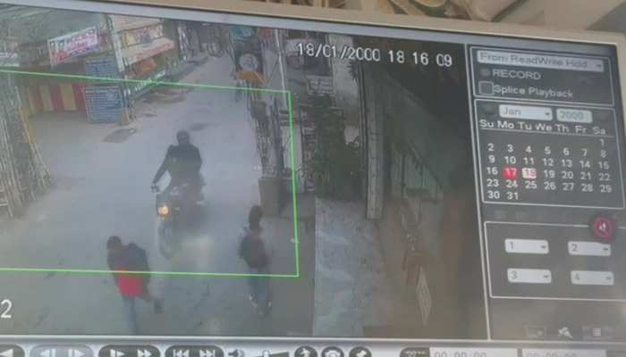 Acid Attack के बाद वायरल हो रहे तेजाब की खुली बिक्री के वीडियो, सरकार पर उठ रहे सवाल