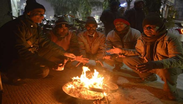 Bihar Weather Update Cold Wave And Winds Increased Kankani Forecast For  Next 24 Hours |Bihar Weather Update: बिहार में बढ़ी कनकनी, शीतलहर और ठंडी  हवाओं ने लोगों को कंपाया | Hindi News, पटना