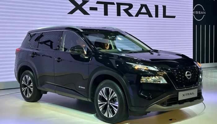 ये SUV लॉन्च हो गई तो Fortuner खरीदनी छोड़ देंगे लोग! दोनों में है पक्की 'दुश्मनी'