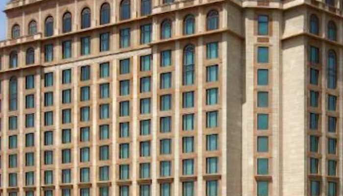 Delhi के इस 5 स्टार Hotel में UAE शाही परिवार का कर्मचारी बन महीनों ठहरा शख्स, लाखों का बिल दिए बिना हुआ फरार