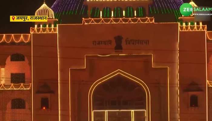 तिरंगे के रंग में रंगी देश की मशहूर इमारतें