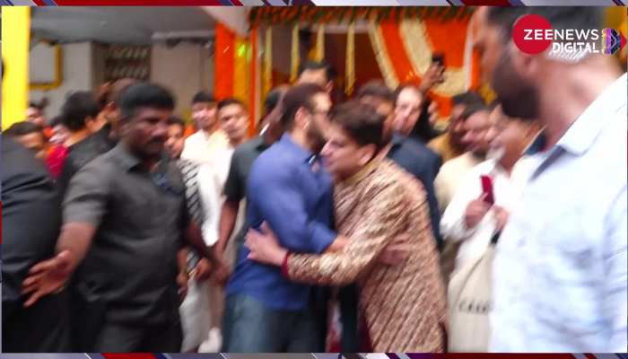 सिंपल लुक में शादी अटेंड करने पहुंचे Salman Khan, तो Rahul Kanal ने छू लिए पैर फिर एक्टर ने ऐसे किया रिएक्ट, देखें वीडियो