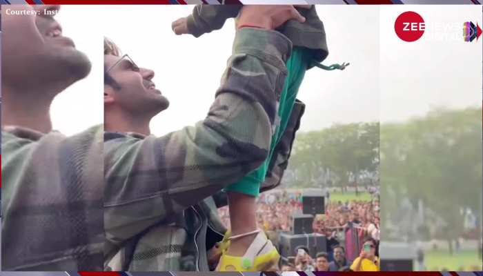 फिल्म प्रमोट करने पहुंचे थे Kartik Aaryan, लेकिन स्टेज पर हुआ कुछ ऐसा की वायरल हो गए एक्टर