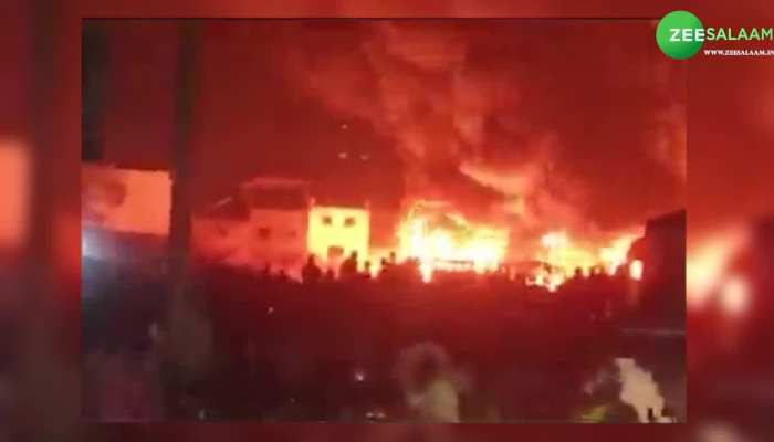 सूरत के एक कार शोरूम में आग लगने से कई गाड़ियों को पहुंचा नुकसान, दमकल कर्मी मौके पर तैनात!