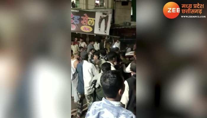 युवक ने नशे में Dj पर नाच रहे बारातियों के बीच घुसा दी कार, लोगों ने जमकर पीटा Video Viral