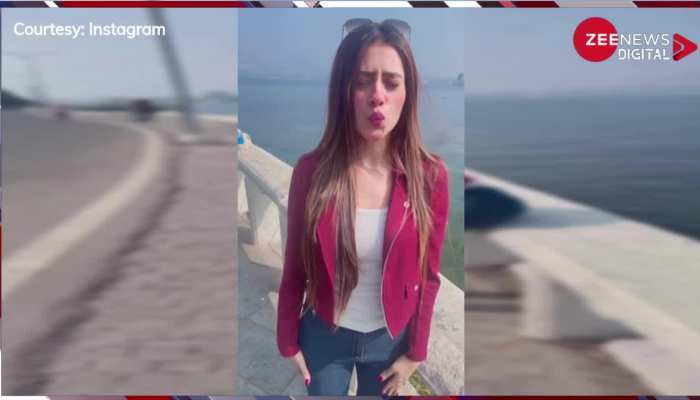 किसको फ्लाइंग किस करती हुयी नजर आयी ये टीवी एक्ट्रेस,आप भी देखें
