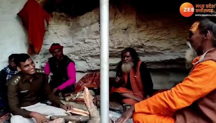 जब साधु-संत, कचरा बीनने वाले से पुलिस ने पूछा Constitution क्या है? तो देखिए क्या जवाब मिला Video