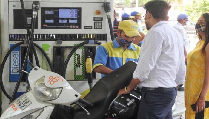 How to avoid petrol pump fraud With Three easy tips । Petrol Pump वाले ऐसे  लगा रहे ग्राहकों को चूना, जेब कटने से बचानी है तो जान लें तरीका | Hindi News