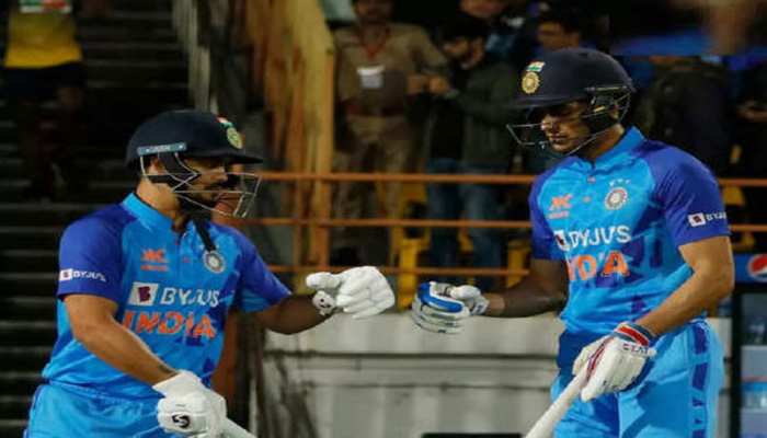 IND vs NZ Live: टीम इंडिया को लगा तीसरा झटका, शुभमन गिल भी हुए आउट