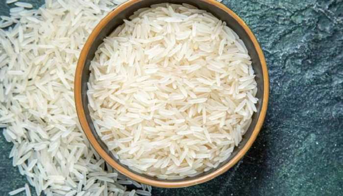Tone Totke: एक चुटकी चावल में चमक जाएगी किस्मत, आज ही कर लें ये चमत्कारी उपाय