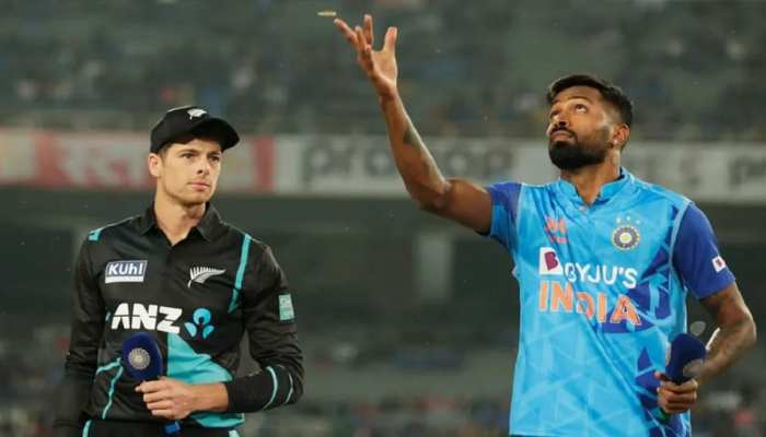 IND vs NZ Live: न्यूजीलैंड ने जीता टॉस, टीम इंडिया को दिया पहले गेंदबाजी का न्योता
