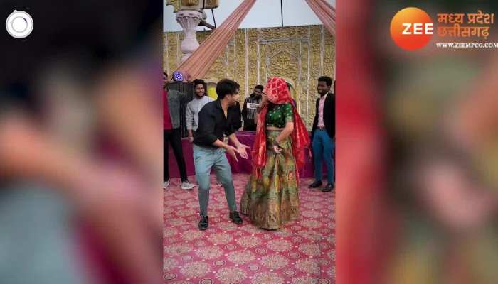 देवर ने भाभी के साथ सबके सामने डीजे पर लगाए ठुमके, भाभी ने किया जबरदस्त डांस
