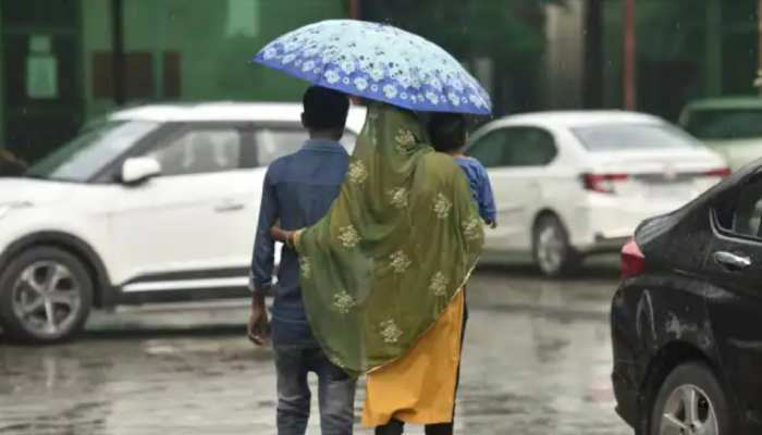 UP Rain Alert: बर्फीली तेज हवाओं के साथ बारिश,अगले दो दिनों नहीं मिलेगी ठंड से राहत