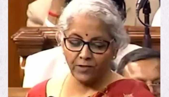 Budget 2023: निर्मला सीतारमण की इस घोषणा का पीएम मोदी ने भी मेज थपथपाकर किया स्वागत