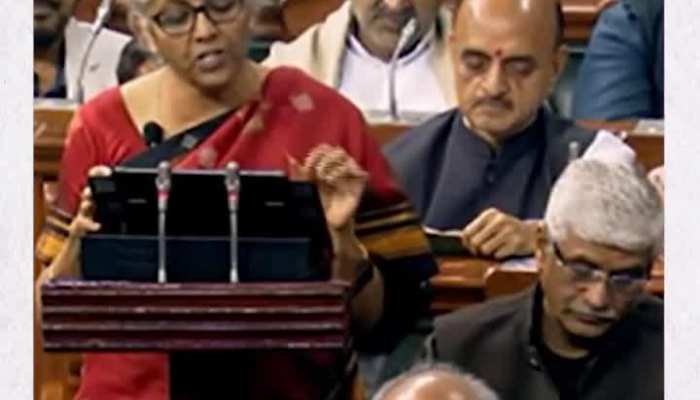 Budget 2023: वित्त मंत्री ने महिलाओं को तोहफा, शुरू किया महिला सम्मान पत्र, जानिए अपडेट