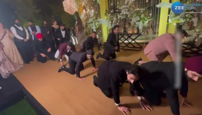 Viral Video: दूल्हे के दोस्तों ने दी दीपिका पादुकोण को टक्कर, रिक्रिएट किया पठान के बेशरम रंग का हूक स्टेप