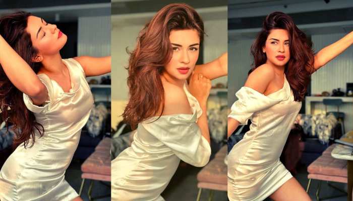 Avneet Kaur Video : рд╕рд┐рдЬрд▓рд┐рдВрдЧ рд╢реЙрд░реНрдЯ рдмреЙрдбреАрдХреЙрди рдбреНрд░реЗрд╕ рдкрд╣рди рдЕрд╡рдиреАрдд рдХреМрд░ рдиреЗ рдордЪрд╛рдИ рддрдмрд╛рд╣реА , рдмрдврд╝рд╛ рдЗрдВрдЯрд░рдиреЗрдЯ рдХрд╛ рдкрд╛рд░рд╛