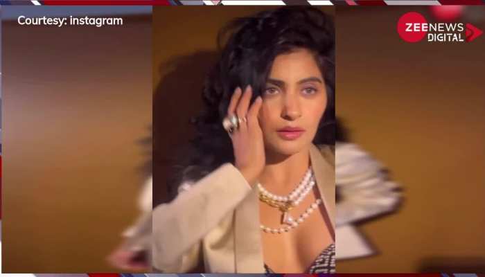 व्हाइट ब्लेजर के अंदर सिर्फ ब्रा पहने Yukti Kapoor ने कराया हॉट फोटोशूट, आप भी देखें ये वीडियो