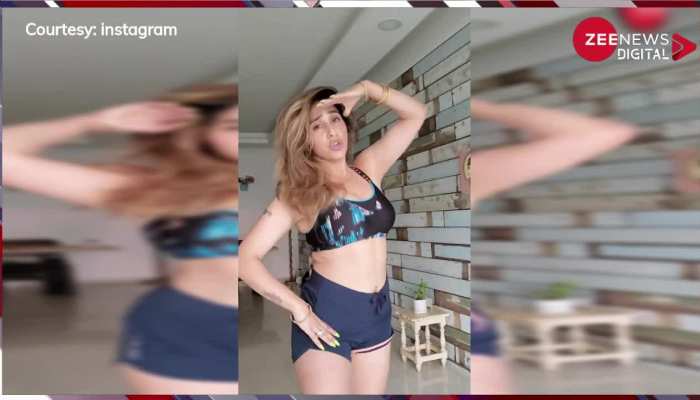 सेक्सी इंग्लिश साॅन्ग पर हॉट स्टेप्स करती हुईं दिखीं सिंगर Neha Bhasin, देखें ये वायरल वीडियो