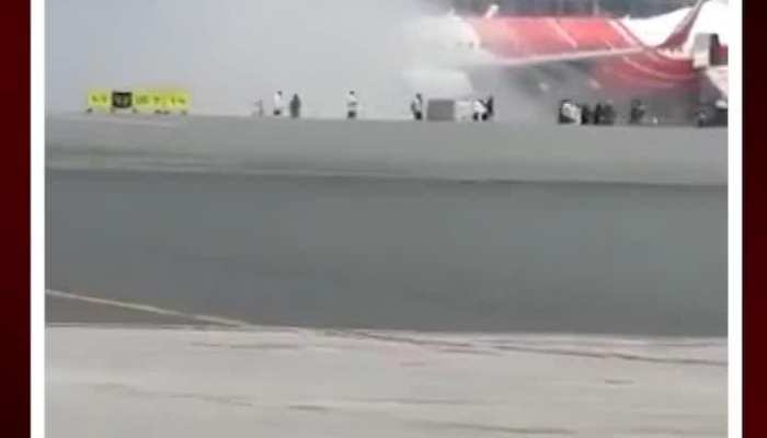 Air India Plane Fire: एयर इंडिया के विमान में उड़ान के दौरान Engine में लगी आग