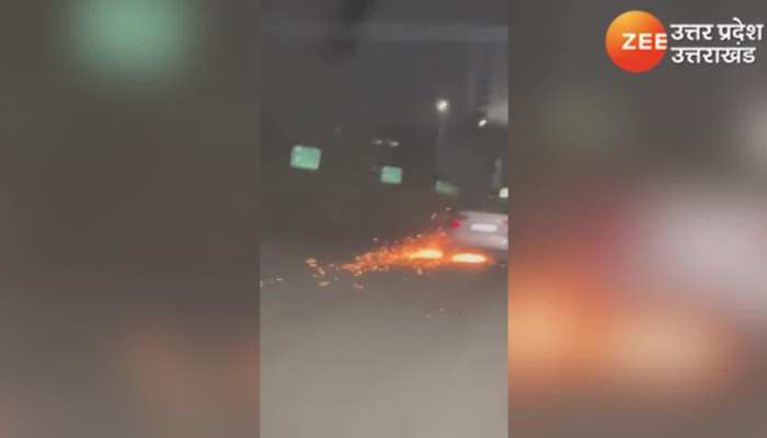 कार ने बाइक को सैकड़ों मीटर घसीटा, निकलती रहीं चिंगारियां