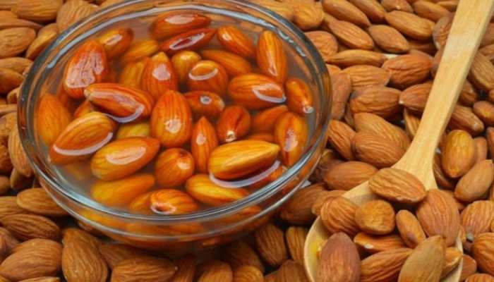 Almonds Facts: सूखा बादाम खाना सही है या फिर भिगोकर! जानिए असली फायदा किसमें है..