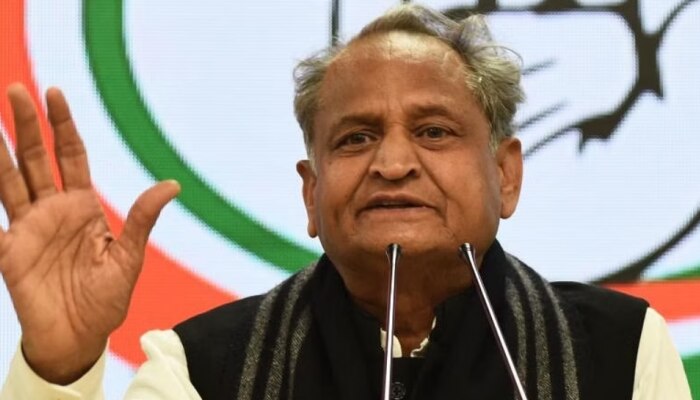 Ashok Gehlot: हरियाणा CM ने कहा कि राजस्थान में OPS वापस ले ली है, गहलोत ने दिया ट्वीट कर जवाब, पढ़ें पूरी खबर