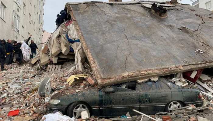 भूकंप के बाद तुर्की-सीरिया में दिखा रुलाने वाला भयानक मंजर! 200 लोगों की मौत