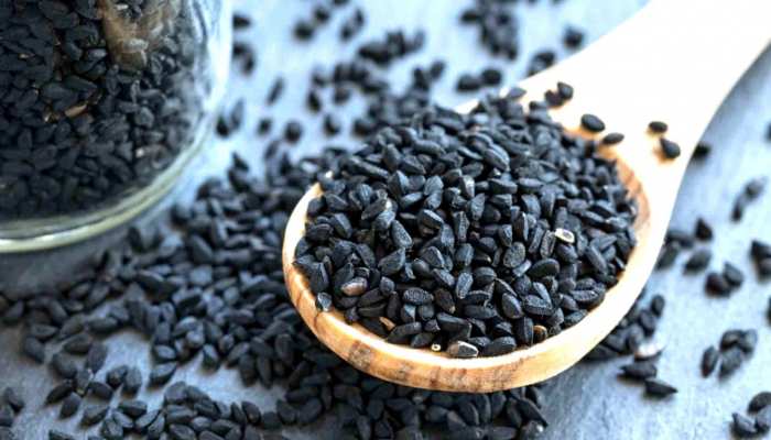 Black Seeds Benefits: अगर बढ़ रहा है आपका वजन, तो खाली पेट करें कलौंजी का सेवन