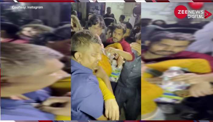 मीडिया के सामने बेहोश होकर गिर पड़ीं Rakhi Sawant, लेकिन नहीं छोड़ा हाथ से फोन, ट्रोलर्स ने कहा-'ये कौन सा चक्कर है'