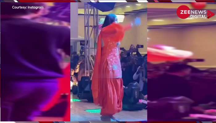 बैकलेस नारंगी सूट पहन, बिना चप्पल के पैरों में पायल डाल... जब देसी क्वीन Sapna Choudhary ने भरी महफिल में दिखाया कमर तोड़ डांस... देखें वीडियो