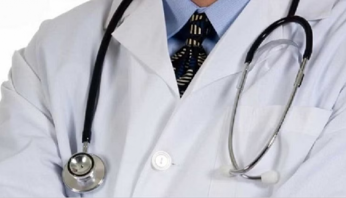 Haryana government hospital doctor and staff new dress code cm manohar lal anil vij rncr | Haryana: रोगी की देखभाल में बांधा न आने के लिए अस्पतालों में नया ड्रेस कोड किया